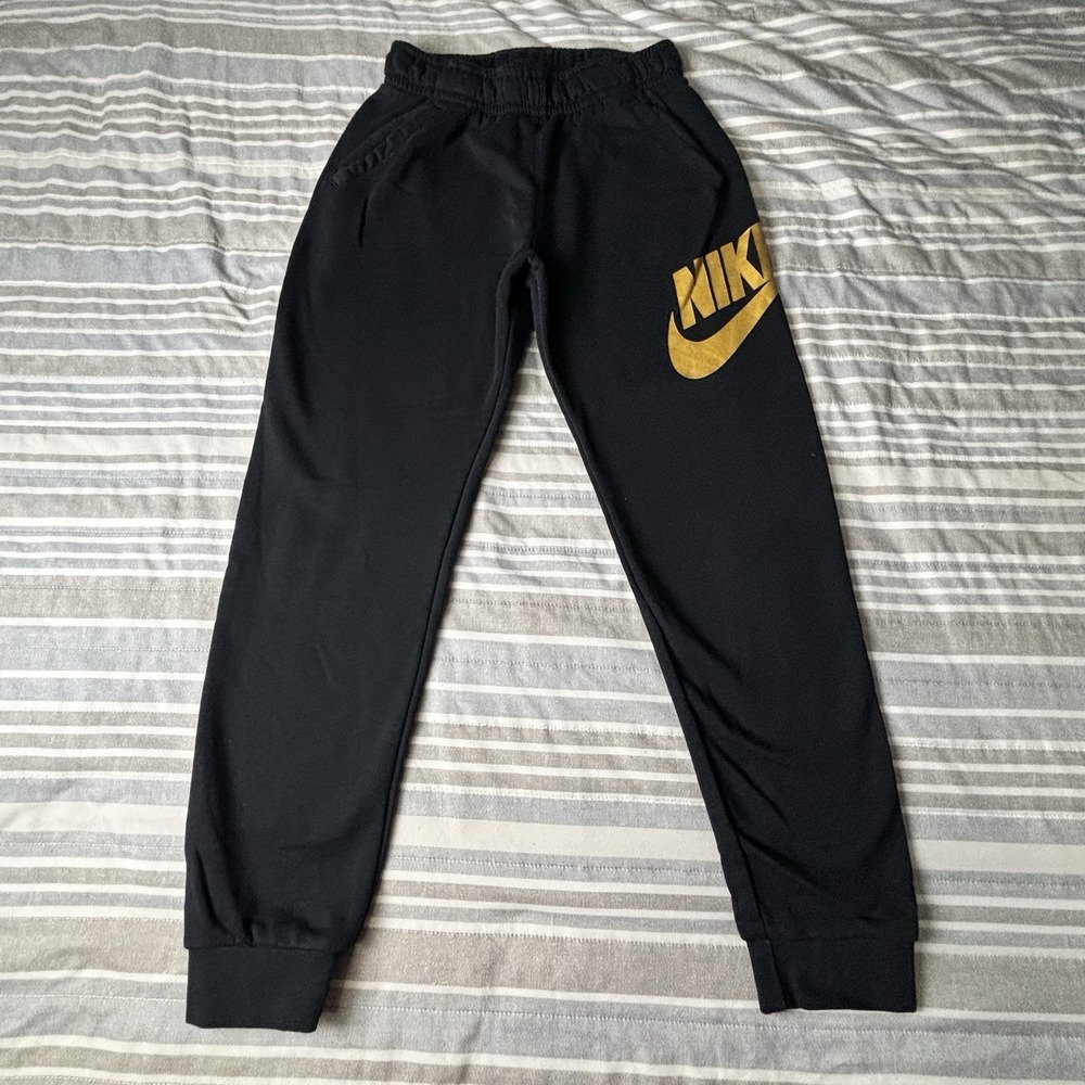 NIKE BOYS ATHLETIC JOGGERS WITH GOLD SWOOSH SIZE LARGE MISSING DRAWSTRING